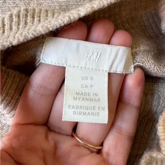 H&M Tan Mock Neck Sweater - Picture 4 of 8